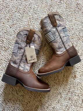 NWT Toddler Ariat Patriot Camo Boots